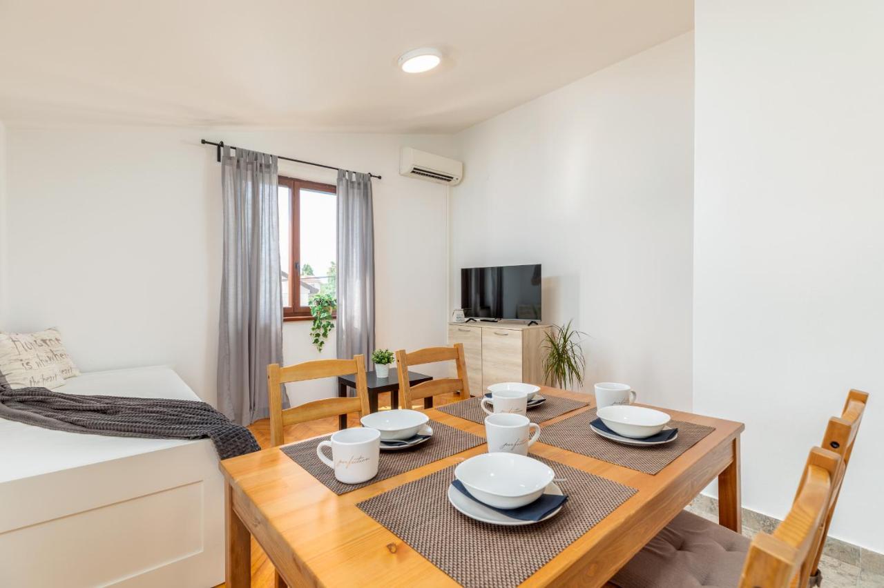 Apartment Tesic Close To The Sea With Shared 4Xbicycles Fažana Zewnętrze zdjęcie