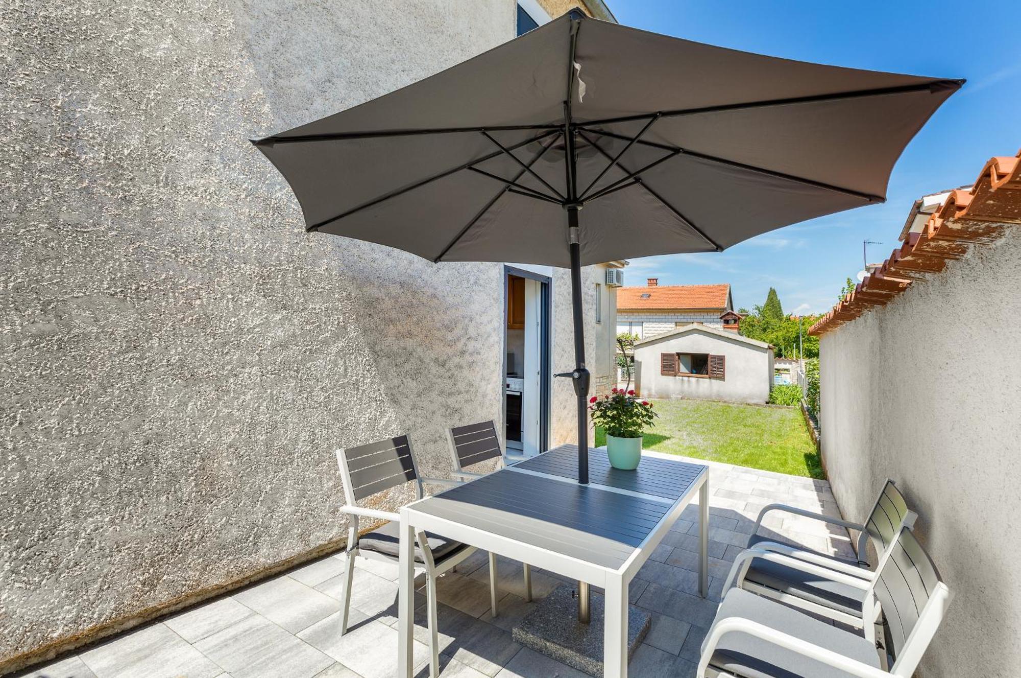 Apartment Tesic Close To The Sea With Shared 4Xbicycles Fažana Zewnętrze zdjęcie